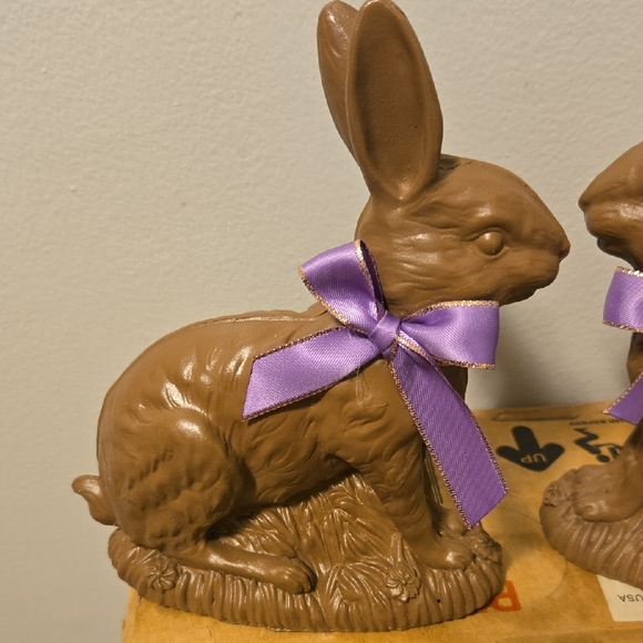 Brown Rabbits Figurines Set with Purple Bows  💜     PRE OWNED  💜 - Picture 4 of 9